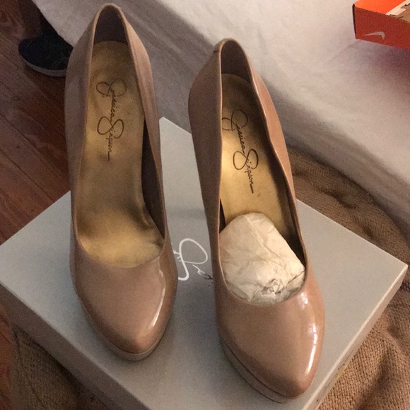 Heels - Picture 1 of 4